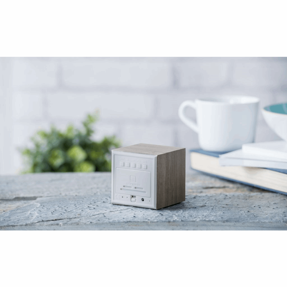 GINGKO GK08G12 WOODEN CUBE CLICK CLOCK ASH/GREEN LED