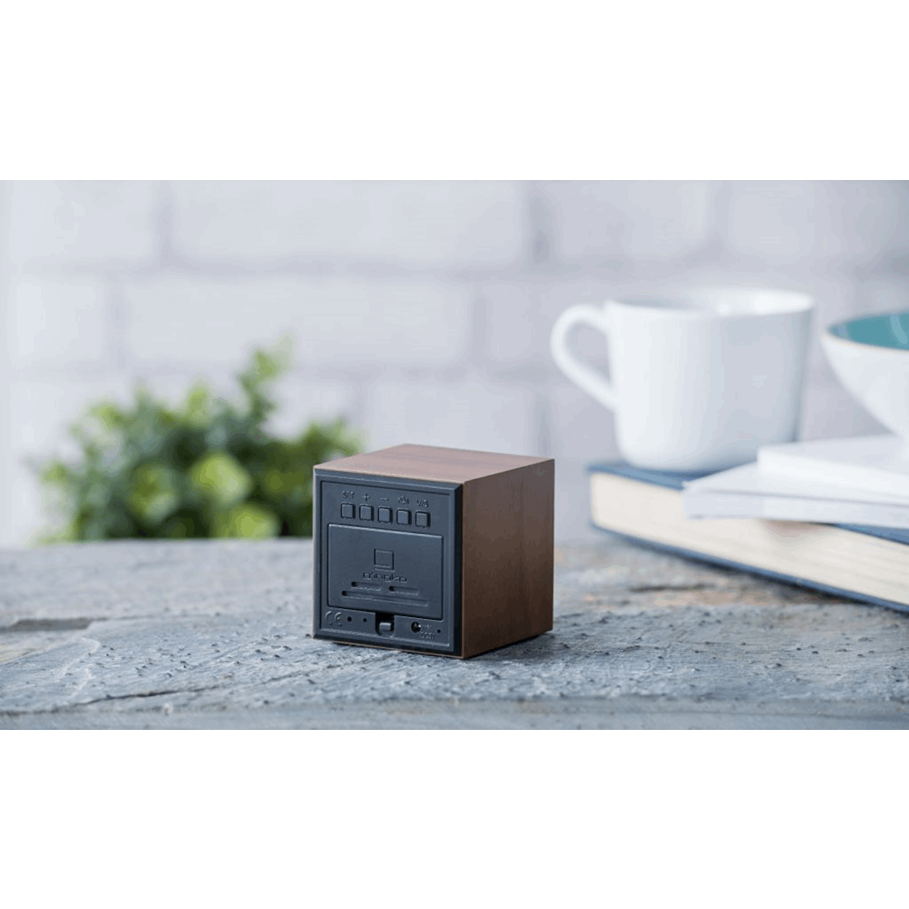 GINGKO WOODEN CUBE CLICK CLOCK WALNUT RED GK08G8