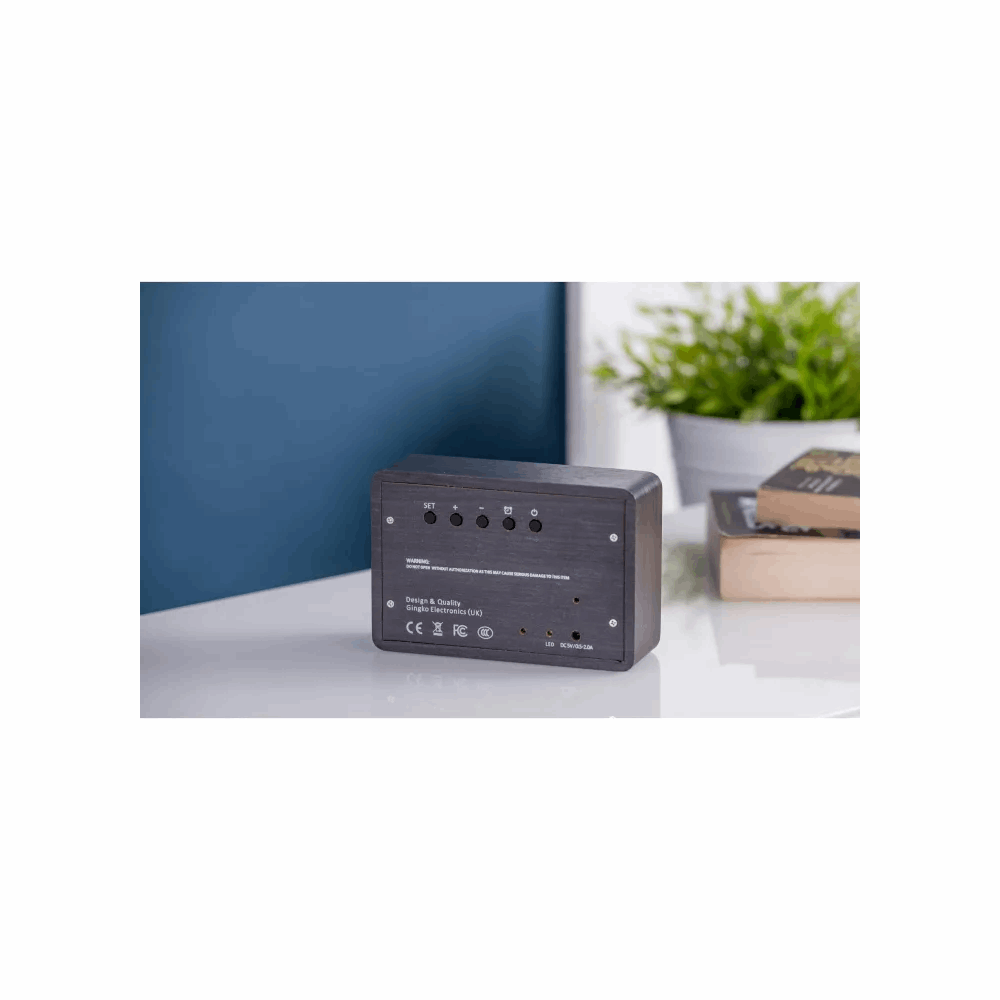 GINGKO BRICK CLICK CLOCK BLACK/WHITE LED GK15W10