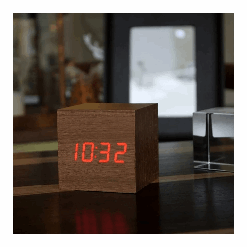 GINGKO WOODEN CUBE CLICK CLOCK TEAK/RED LED GK08R4