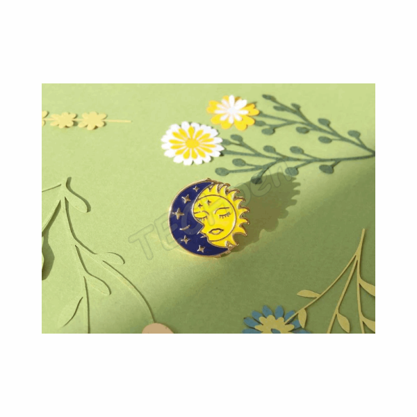 LA PETITE EPICERIE 537075 BROCHE PINS EMAILLE COSMIQUE
