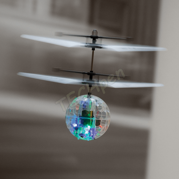 The Source - Red5 - RC Colour Changing Flying UFO V2 124999 128455