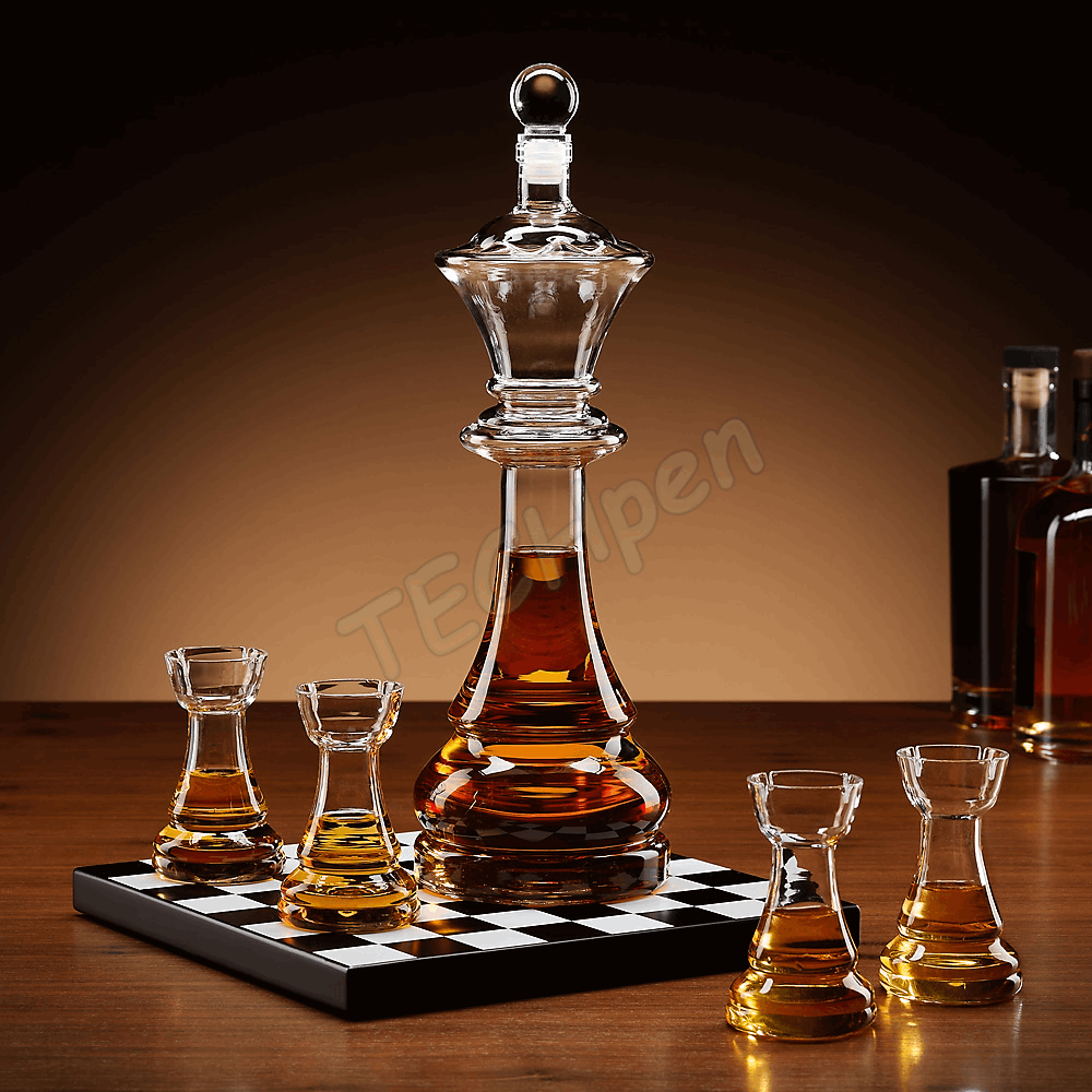 The Source - Connoisseur Creations - Chess Decanter Set 124188 127001
