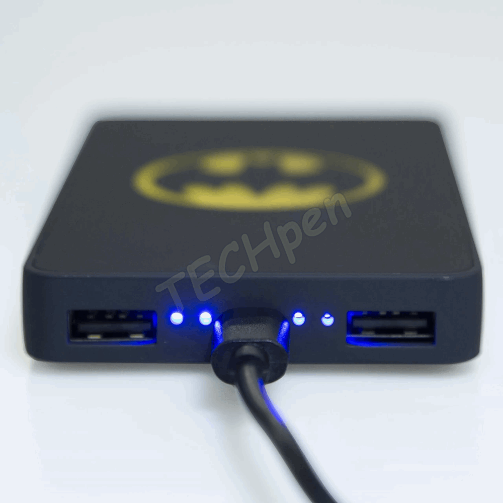 Lazerbuilt - Batman 6.000 mAh Light-Up Power Bank - Batman Logo PBBM-6LI-BATLOGO